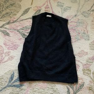 Medium black short sleeve sweater